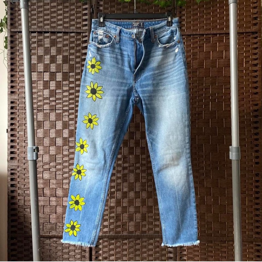 Abercrombie & Fitch Daisy Mid Rise Jeans